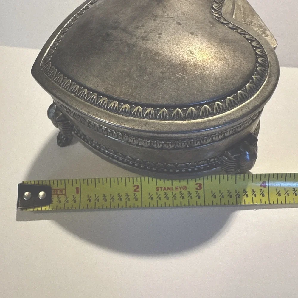 Vintage Victorian-Style Heart Jewelry Box Silver-Tone Lion Head Feet‎ 4